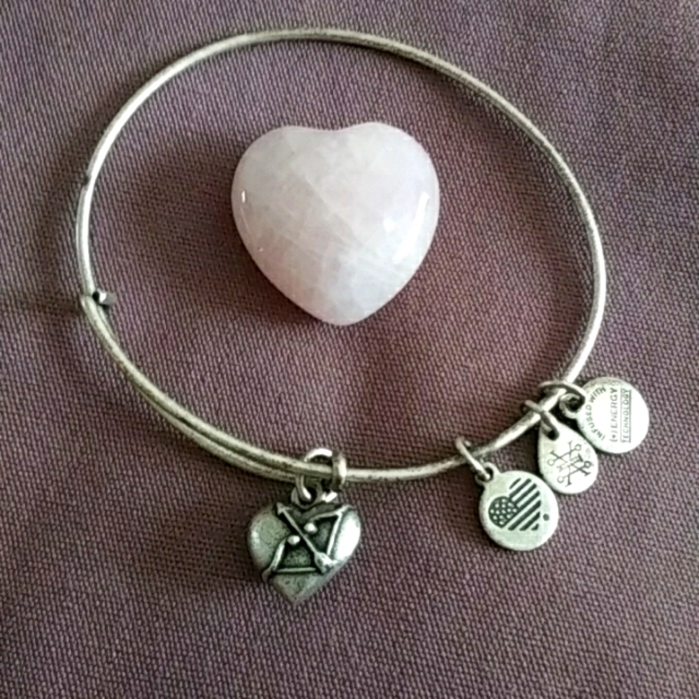 CUPID'S HEART II Alex and Ani Bangle NWOT with Rose Quartz Heart